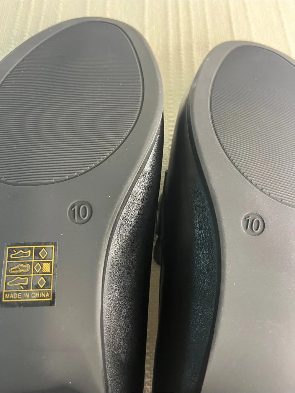 Dream Pairs: women's Black Leather Slip-On Loafers with Gold Bit, never worn NWT